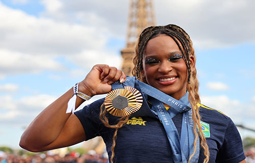 أسباب صحية تُعجل في اعتزال بطلة جمباز اولمبية برازيلية