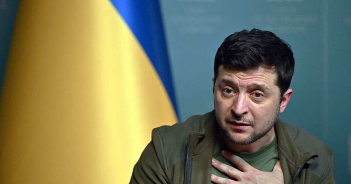 مقربون من زيلينسكي اختلسوا ملايين وحولوها إلى الإمارات.. هذا ما نعرفه  – عربي21