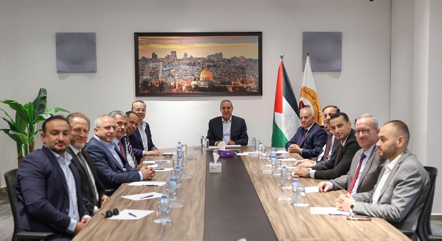 الشيخ يطلع وفدًا من ملتقى رجال الأعمال بالخليل على المستجدات السياسية والاقتصادية-الحياة الجديدة