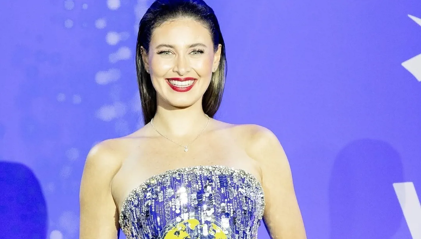 ندى كوسا بفستان طوني ورد … ‘المؤثرة الملهمة للنساء’ في قبرص بالصور