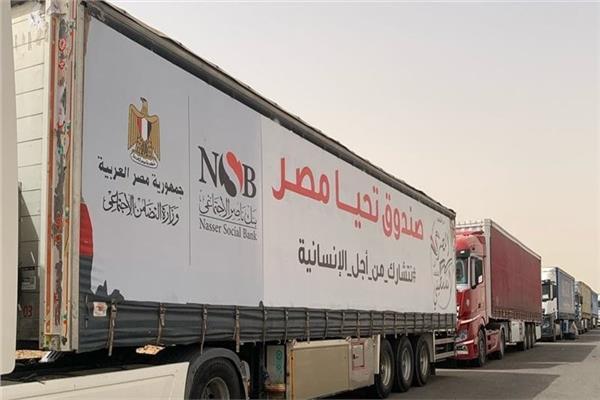 إدخال 140 شاحنة مساعدات إنسانية وإغاثية إلى الفلسطينيين بقطاع غزة