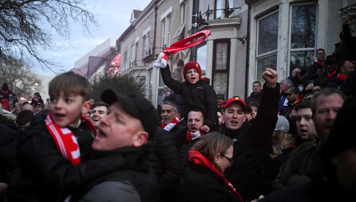 إنكلترا وإسبانيا وفرنسا والإمارات… بطولات كرة القدم تنطلق بين الشراسة والهدوء