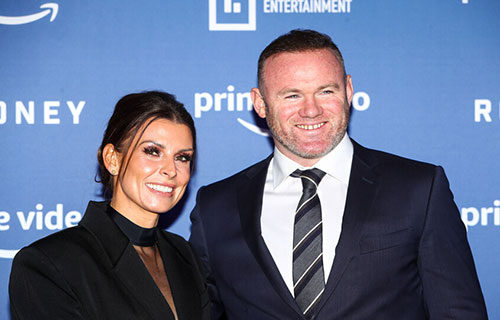 زوجة لاعب الكرة السابق روني تتهكم على مانشستر سيتي