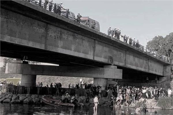 18 قتيلا و24 مصابا فى حادث سقوط حافلة وسط العاصمة الجزائرية