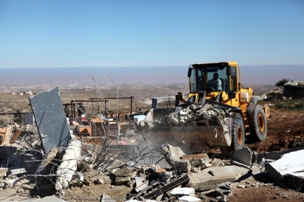 الاحتلال يهدم عددًا من المنشآت التجارية بالظاهرية جنوب الخليل-الحياة الجديدة