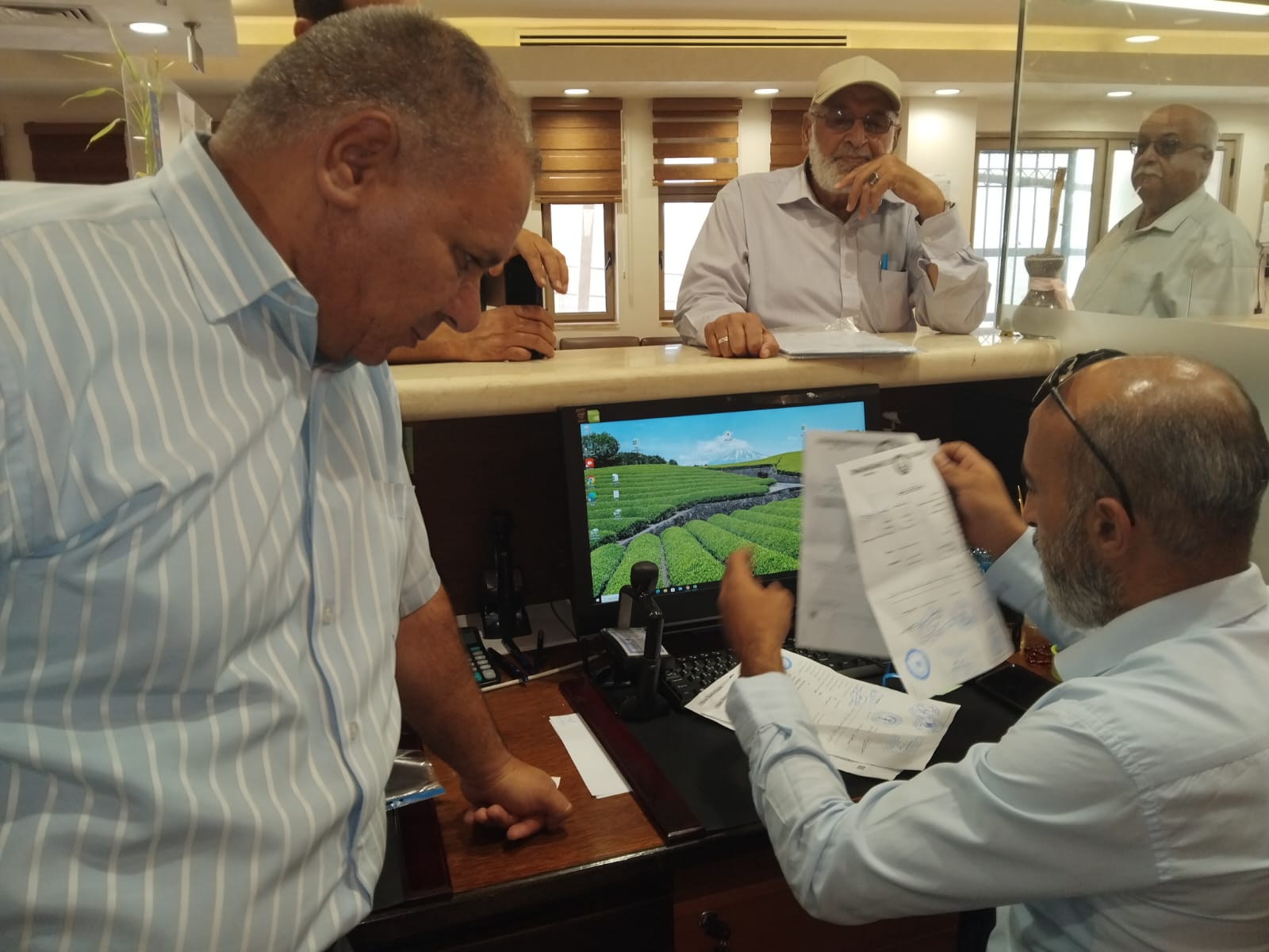 يقدم 72 خدمة للجمهور .. وزارة الخارجية تفتتح مكتب تصديقات في بيت لحم-الحياة الجديدة