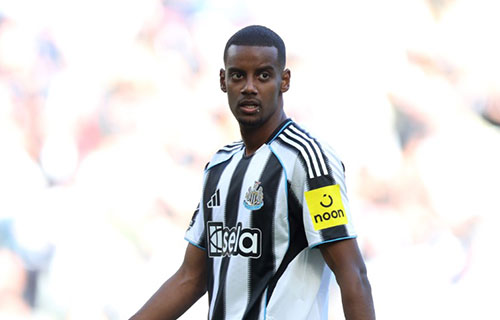 بطولة إنكلترا: صراع محموم بين ليفربول ونيوكاسل بسبب إيزاك