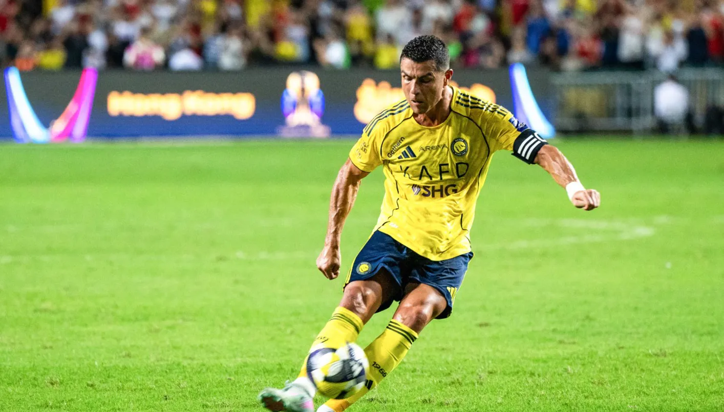 من طهران إلى ماديرا… تمثال إيراني الصنع يزيّن متحف كريستيانو رونالدو (فيديو)