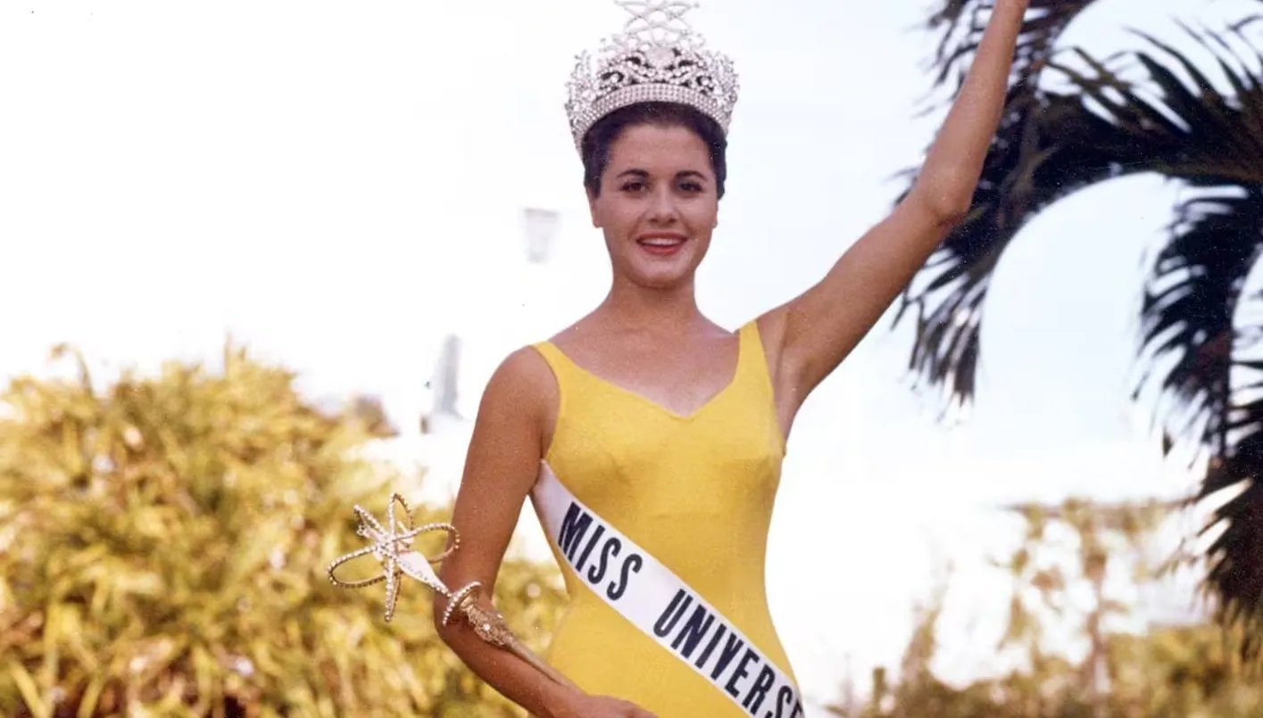 رحيل ملكة جمال الكون لعام 1962… أول أرجنتينية تضع التاج (فيديو)