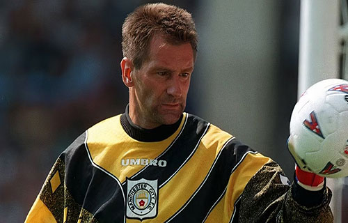 أحد أبرز أساطير دورتموند يعيش على المساعدات الاجتماعية!