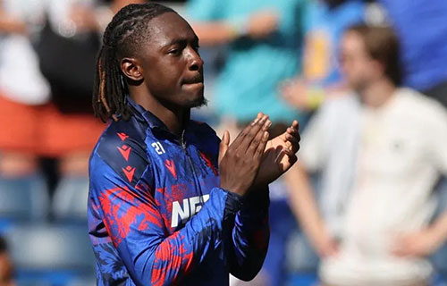 الجناح “إيزي” يقترب من الانضمام إلى أرسنال