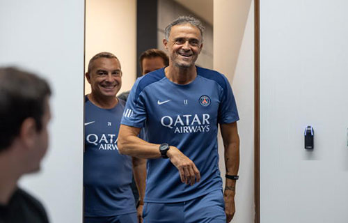 مدرب “الباريسي” يأمل بأن تنجح كرة القدم
ببناء الثقة بين لاعبين.. روسي وأوكراني