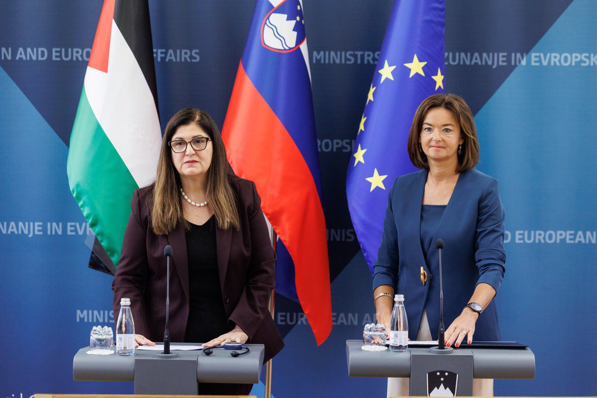 وزيرة الخارجية تلتقي نظيرتها السلوفينية وتثمن مواقف بلادها الداعمة لحقوق شعبنا-الحياة الجديدة