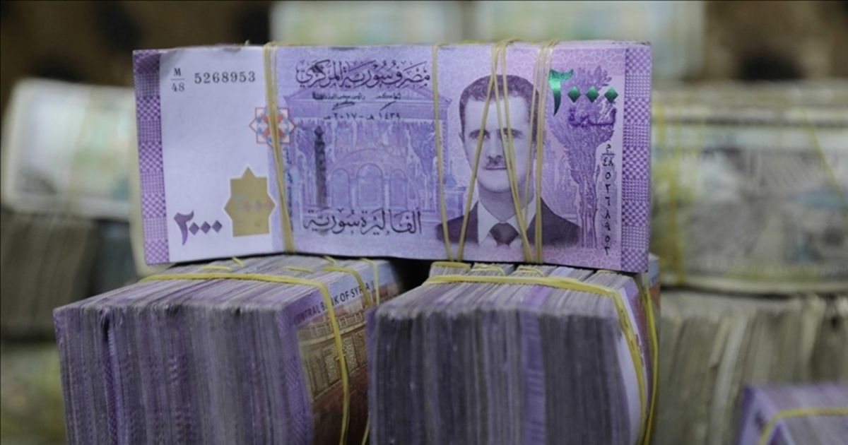 لإنقاذ الليرة ومحو إرث الأسد.. سوريا تعتزم إصدار أوراق نقدية جديدة – عربي21