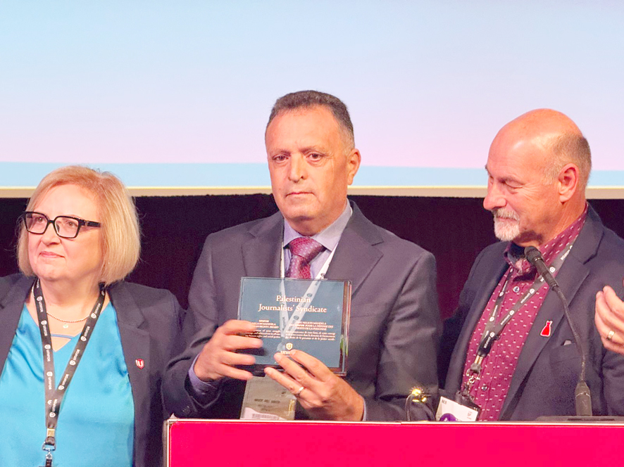 الاتحادات الكندية تكرم الصحفيين الفلسطينيين بجائزة نيلسون مانديلا لحقوق الانسان-الحياة الجديدة