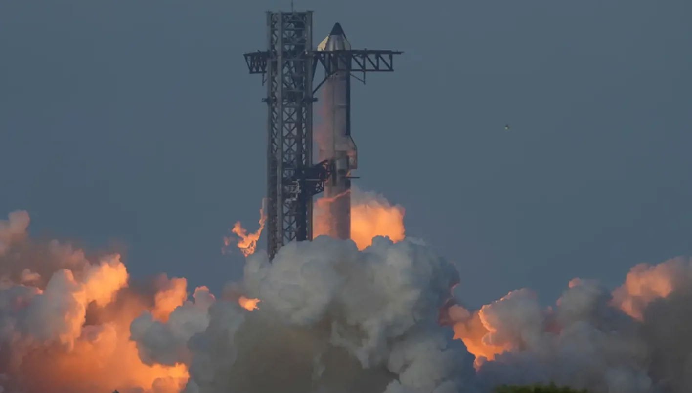 بعد 3 محاولات فاشلة… ‘سبيس إكس’ تطلق مركبة ‘ستارشيب’ التجريبية