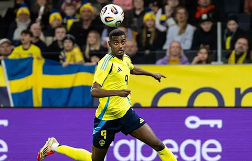 إيزاك ينضم لقائمة المنتخب السويدي