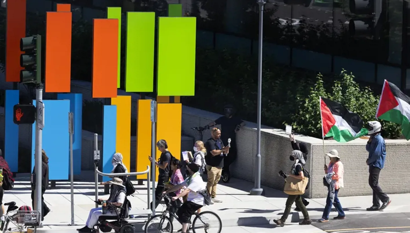 فصل موظفين من ‘مايكروسوفت’ بعد احتلالهما مكتب رئيس الشركة