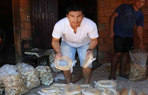 سلفادور كاباناس.. رصاصة في الرأس تنعطف بمسيرته من مشروع نجم لبائع خبز