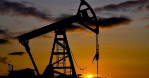 أسعار النفط ترتفع وسط مخاوف تعطل الإمدادات وتصاعد الحرب في أوكرانيا – عربي21