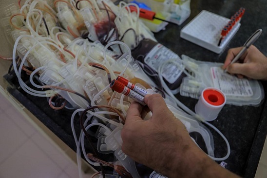 خدمات المختبرات ونقل وحدات الدم ومكوناته للمصابين مهددة بالتوقف-الحياة الجديدة