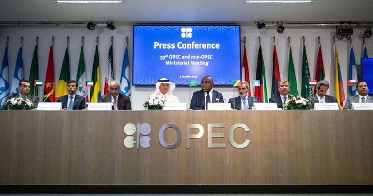 أوبك بلس تبحث زيادة جديدة في الإنتاج.. وأسعار النفط تتراجع رغم التعهدات – عربي21