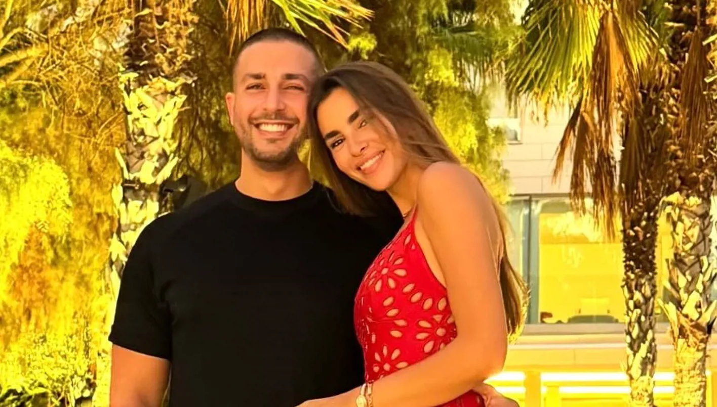 زين قطامي بإطلالة المرأة العربية الأنيقة من دون مبالغة من توقيع إيلي صعب (صور)