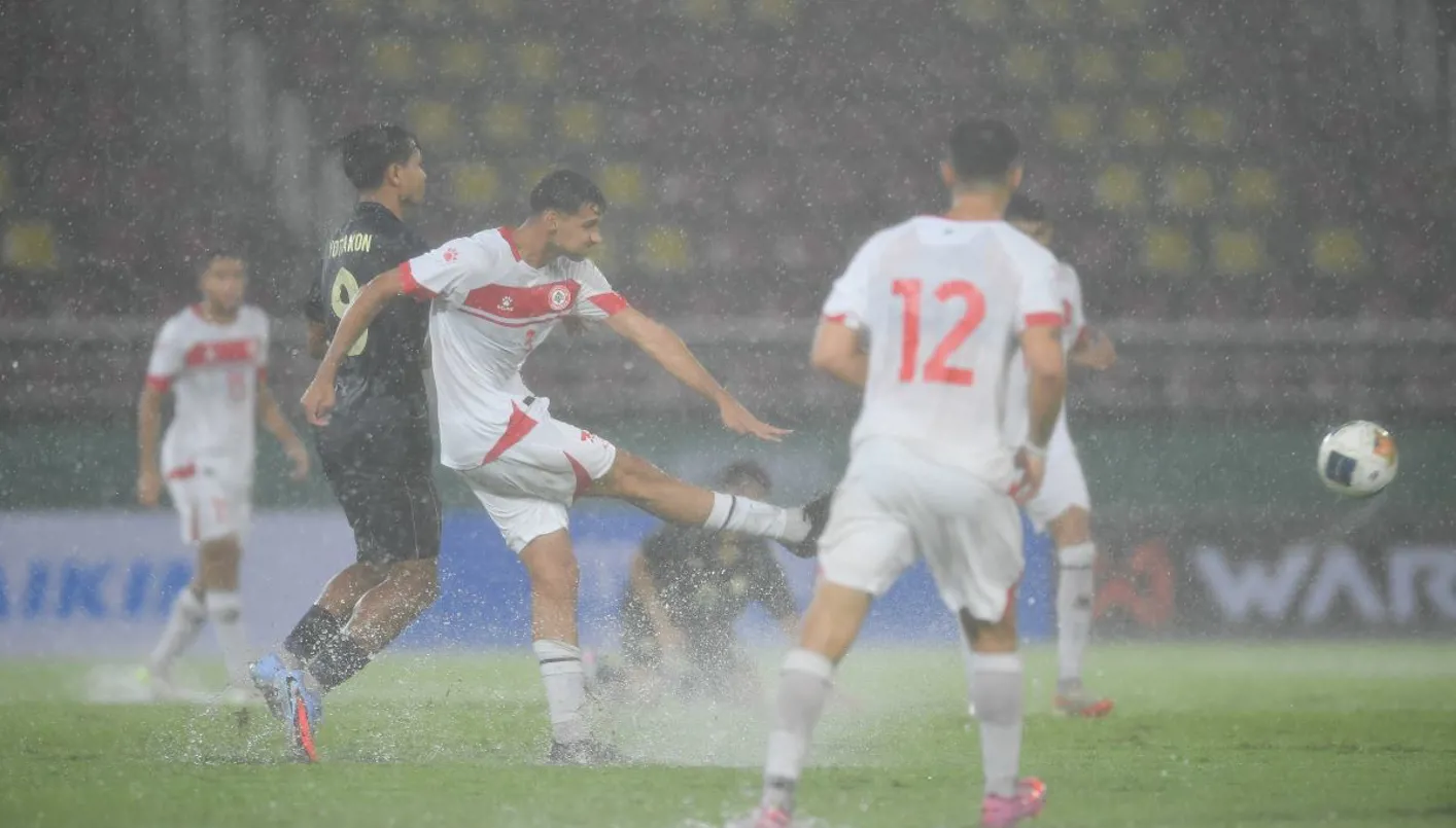 بعد توقف المباراة لساعة كاملة… منتخب لبنان يقترب من إسعاد شعبه