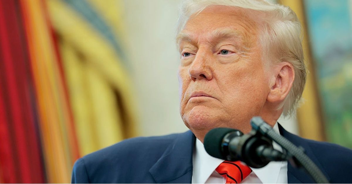 رسوم ترامب الجمركية تعرقل البريد العالمي.. وتعليق خدمات 88 شركة – عربي21