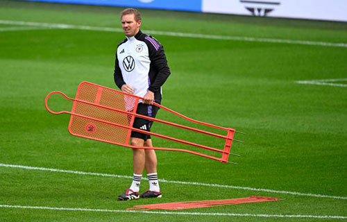 تصفيات أوروبا: ناغلسمان يعد بـ”تغييرات”
بعد الهزيمة المفاجئة أمام سلوفاكيا