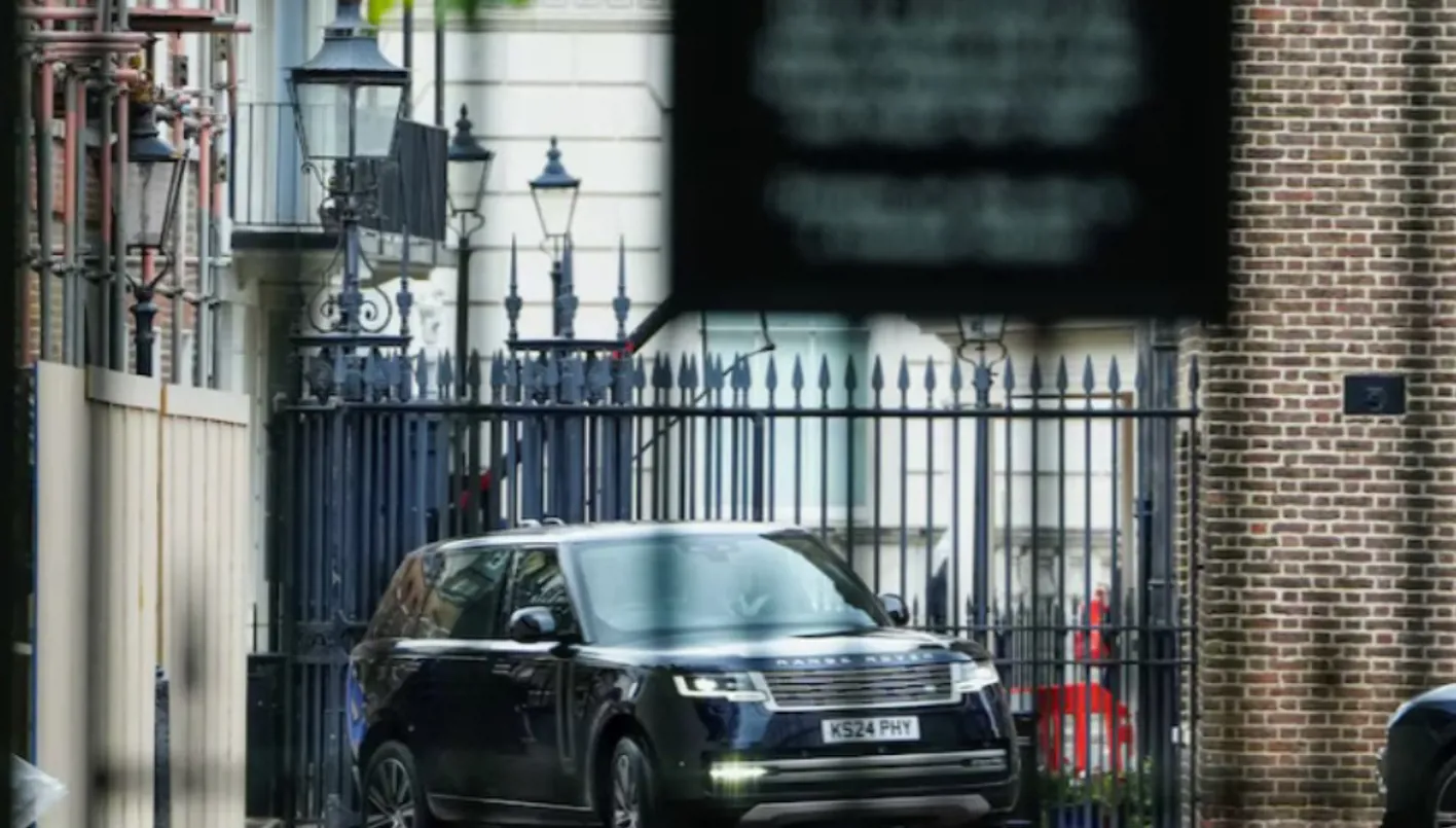 زيارة ثانية هذا العام… الأمير هاري بين الجنود الجرحى في كييف