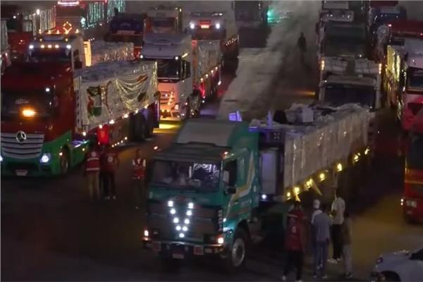 بعد يومين من التوقف| استئناف دخول المساعدات الإنسانية إلى الفلسطينيين