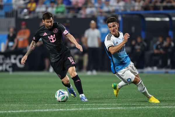 ميسي يهدر ركلة جزاء في خسارة
إنتر ميامي ومولر يتألق بثلاثية