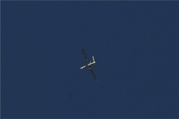 مقتل شخص وإصابة آخرين في غارة إسرائيلية على سيارة في جنوب لبنان