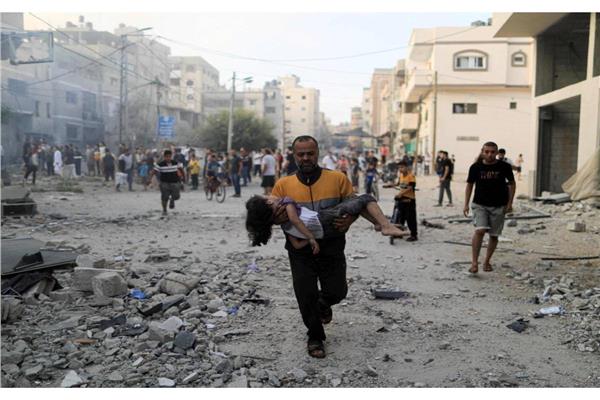 استشهاد 4 فلسطينيين بقصف الاحتلال حي التفاح بمدينة غزة