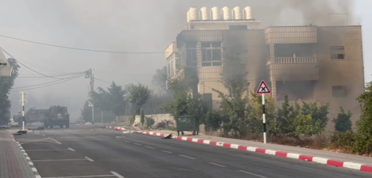 الاحتلال يعتقل شابين من سردا وبيتونيا بعد محاصرة منزلين وتفجير أحدهما-الحياة الجديدة