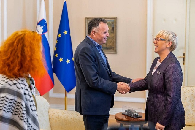 رئيسة سلوفينيا تستقبل نقيب الصحفيين الفلسطينيين-الحياة الجديدة