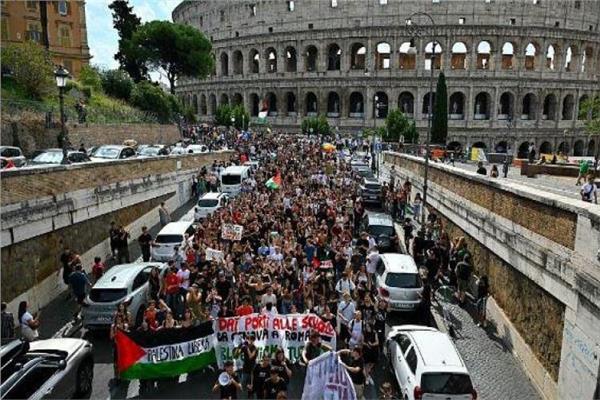 الإضراب العام لأجل غزة يغلق الموانئ في إيطاليا