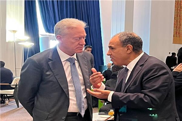 وزير الخارجية يؤكد لنظيره اللبناني على موقف مصر الثابت في دعم وسيادة لبنان 