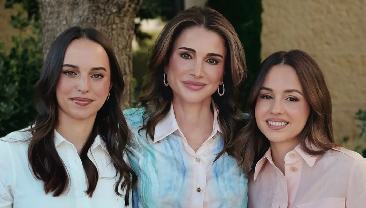 الملكة رانيا تعايد الاميرتين ايمان وسلمى بصورة جديدة … حفيدتاي تنافسانكما بالغلاوة