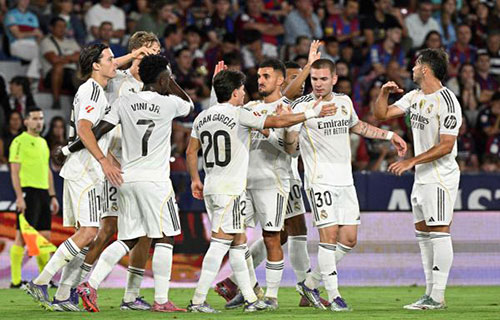 بطولة إسبانيا: اختبار مبكر يجمع قطبي العاصمة.. “الريال” و”أتلتيكو” وبرشلونة يترقب