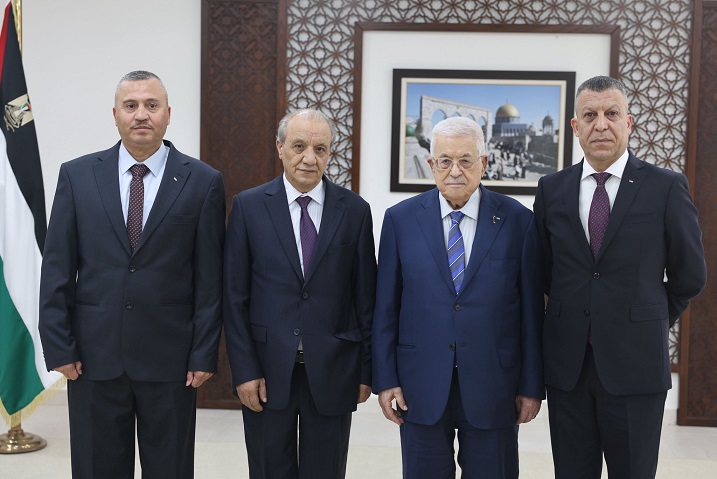 اللواءان معين السكران وناصر عدوي يؤديان اليمين القانونية أمام الرئيس نائبين لرئيس جهاز المخابرات-الحياة الجديدة