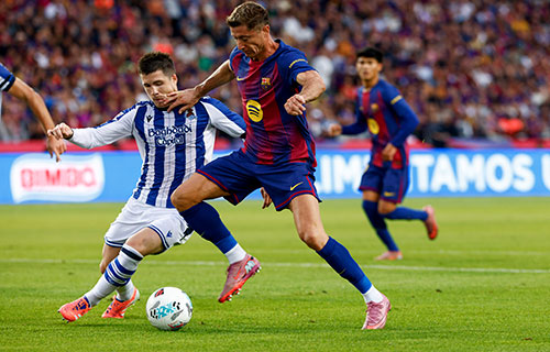 برشلونة يقبل هدية أتلتيكو ويتصدر “الليغا”