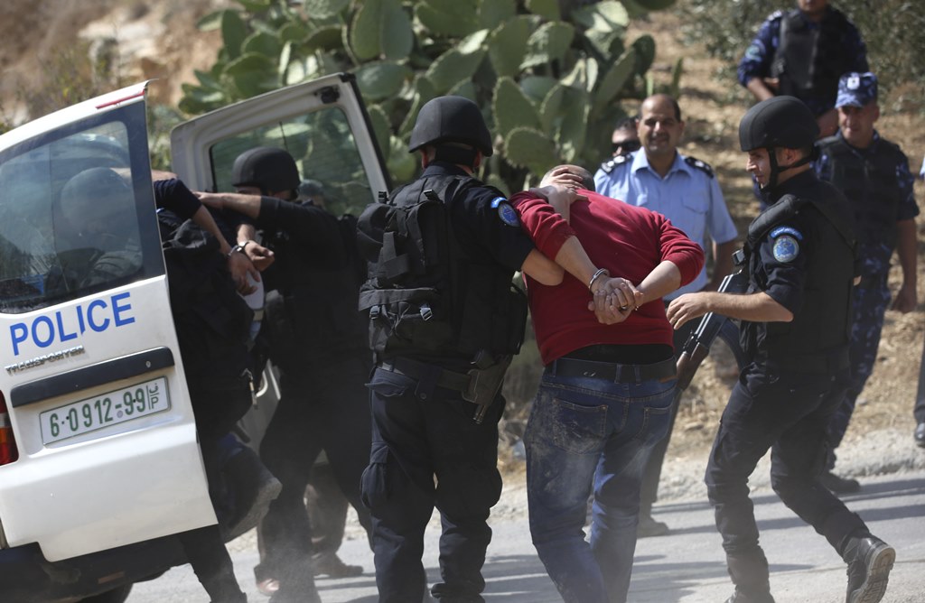 القبض على تاجر المخدرات مطلوب منذ سنوات في رام الله والبيرة-الحياة الجديدة