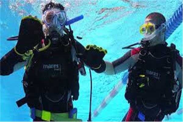 بدلة غوص مقاومة لعضّات أسماك القرش يمكن أن تتحمّل هجوم “القرش الأبيض العظيم”