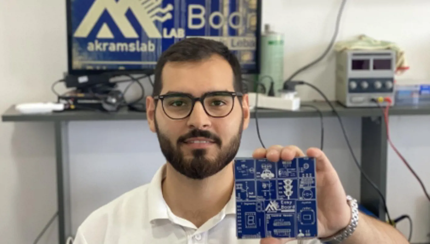 ‘EasyBoard’.. ابتكار لبناني يعيد تعريف التعليم التفاعلي