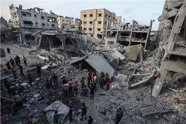 استشهاد عدد من الفلسطينيين بينهم طفل وسيدة في قصف إسرائيلي على مناطق بغزة