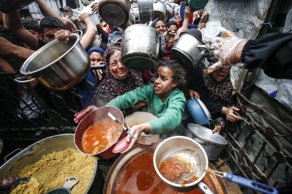 وفاتان إحداهما لطفل نتيجة التجويع في قطاع غزة-الحياة الجديدة