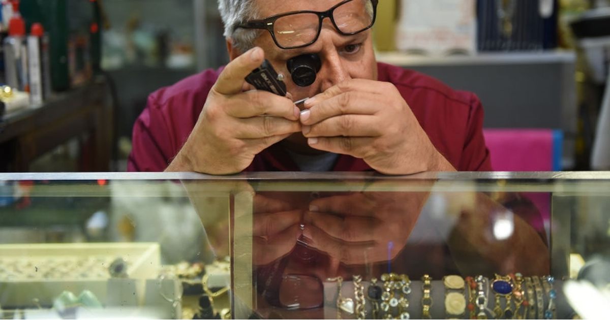 الذهب إلى مستوى قياسي جديد بعد “إغلاق الحكومة الأمريكية” – عربي21