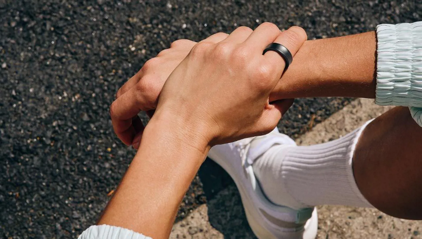 خاتم ‘سامسونغ’ الذكي ينقل مستخدماً إلى المستشفى